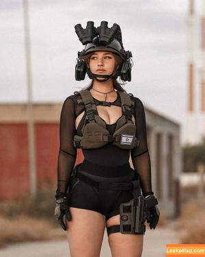 Girls With Guns photo #0517