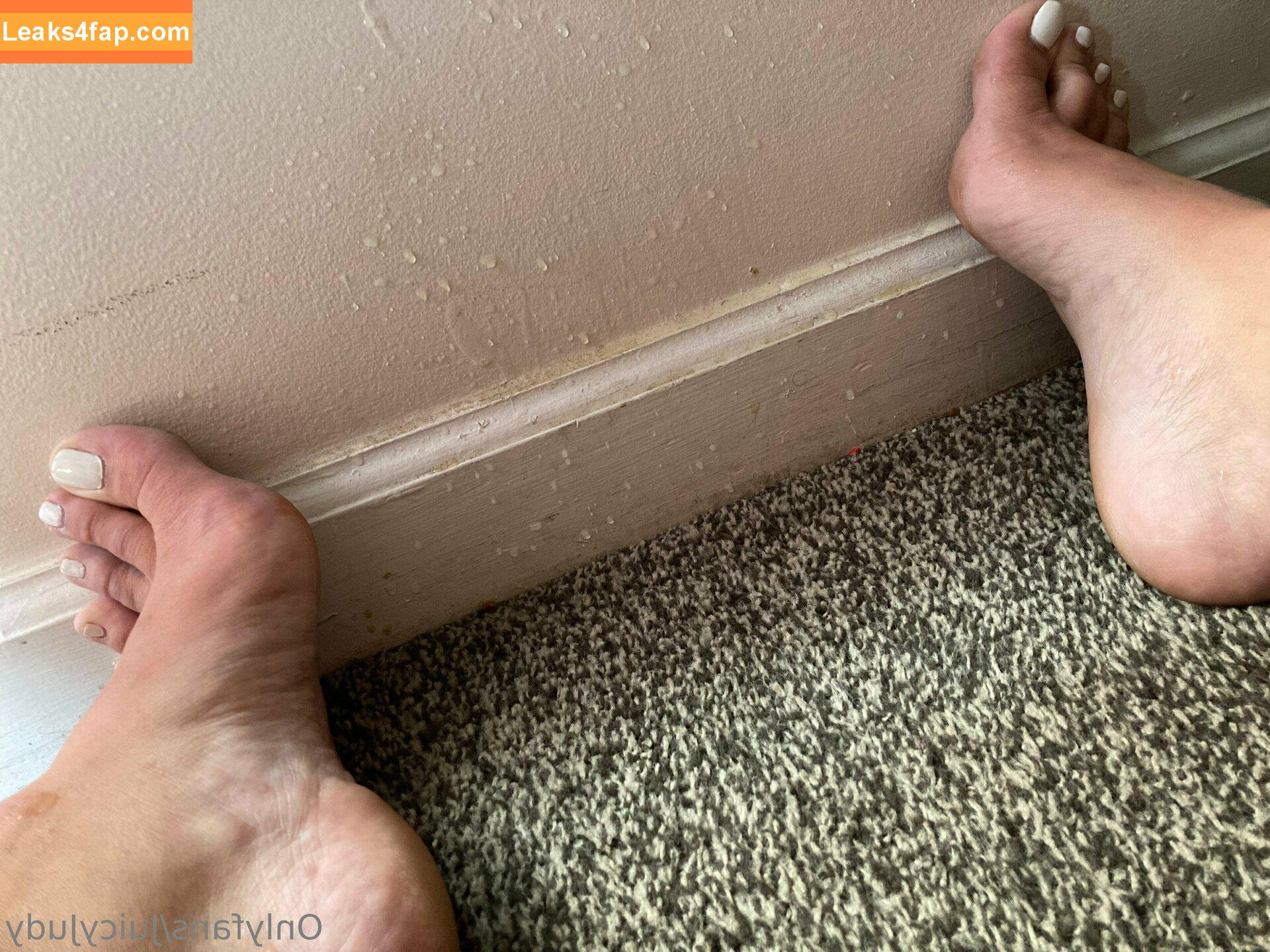 godzgift911 /  leaked photo photo #0020