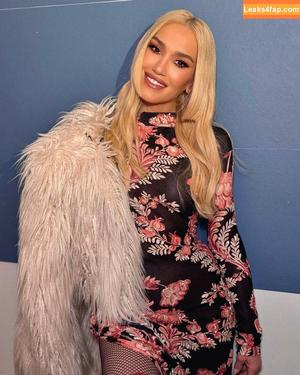 Gwen Stefani photo #0009