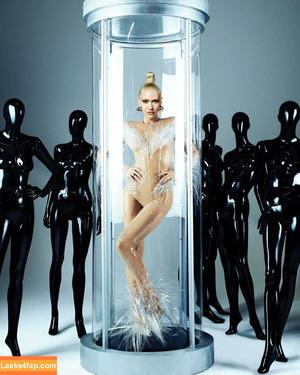Gwen Stefani photo #0012