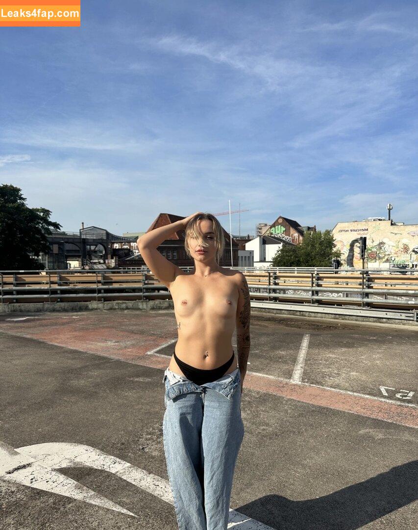 HakunaMavie / hakuna.mavie leaked photo photo #0023