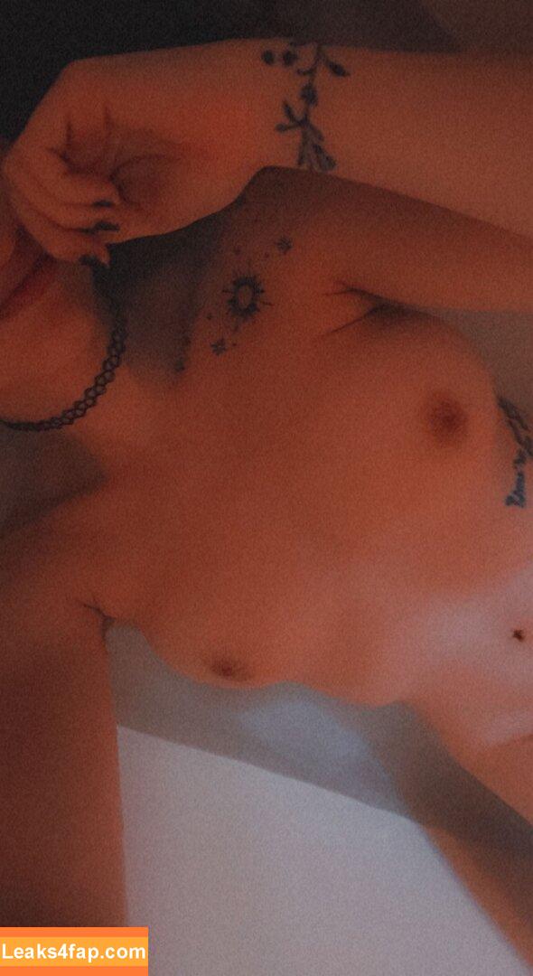 Halley / Halley2364 / WeirdGirl2364 / halleybrownnn / halleykmcg leaked photo photo #0005