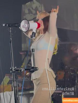Hayley Williams photo #0695