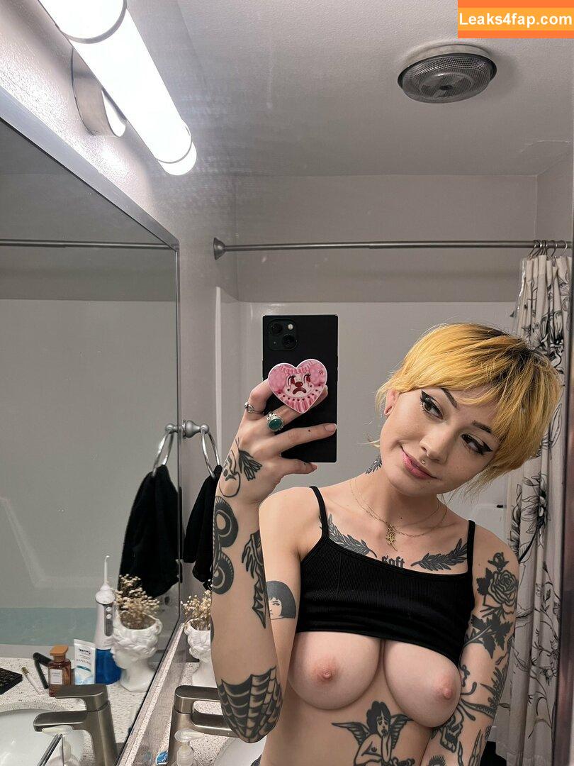 helluhvegan /  leaked photo photo #0013