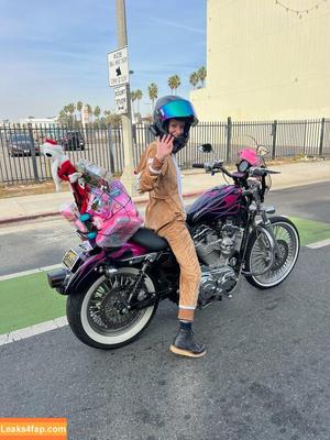 heyitscodee photo #0024