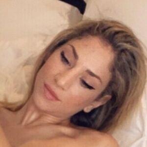 Holly Valentine photo #0002