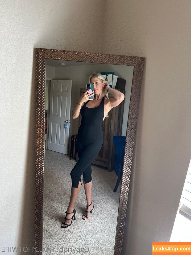 hollyhotwife / hollyhotwifejones leaked photo photo #0104