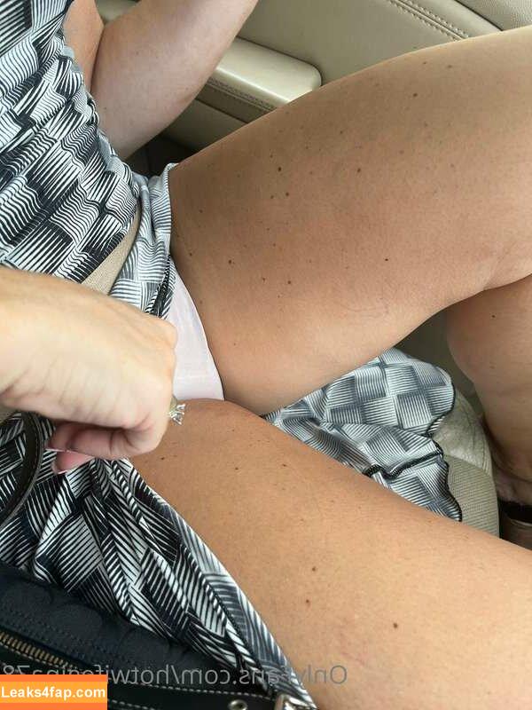 Hotwife Gina / gina__goodwife / hotwifegina78 leaked photo photo #0010