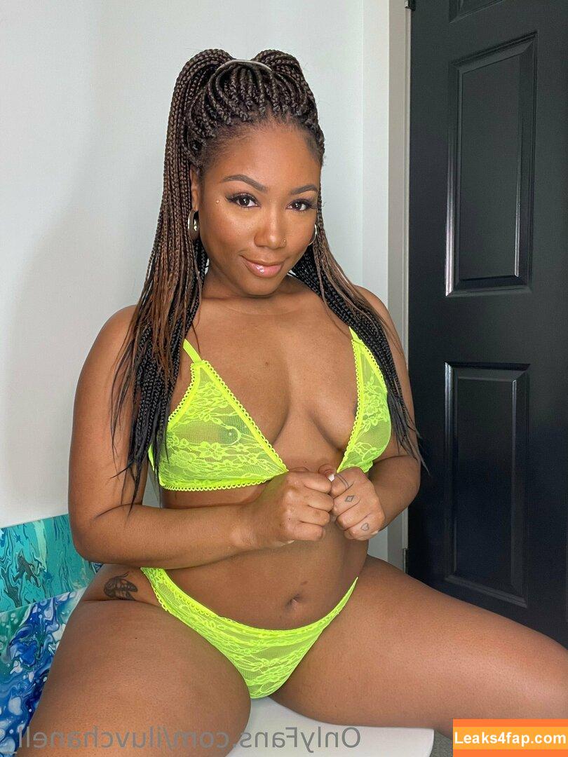 iluvchanell_ /  leaked photo photo #0024