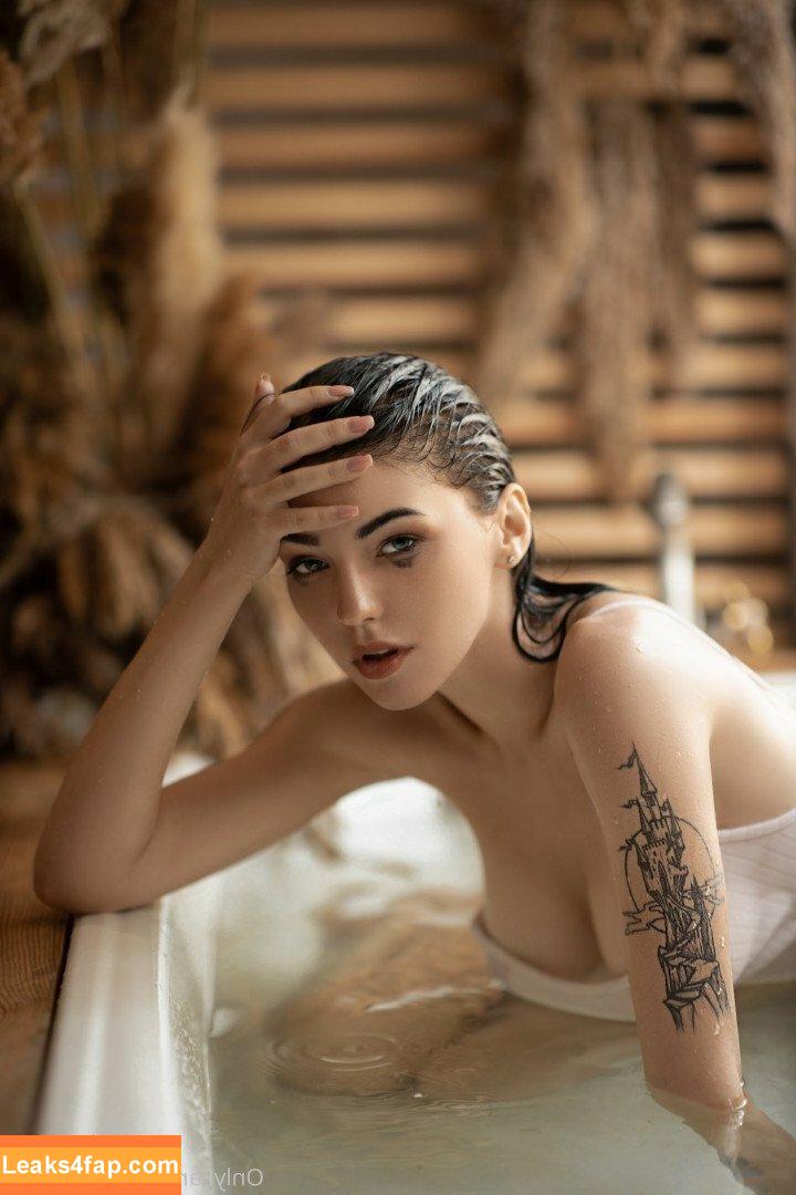 Irena Ortega / IrenaOrtega00 / irena.ortega / ortega00 leaked photo photo #0013