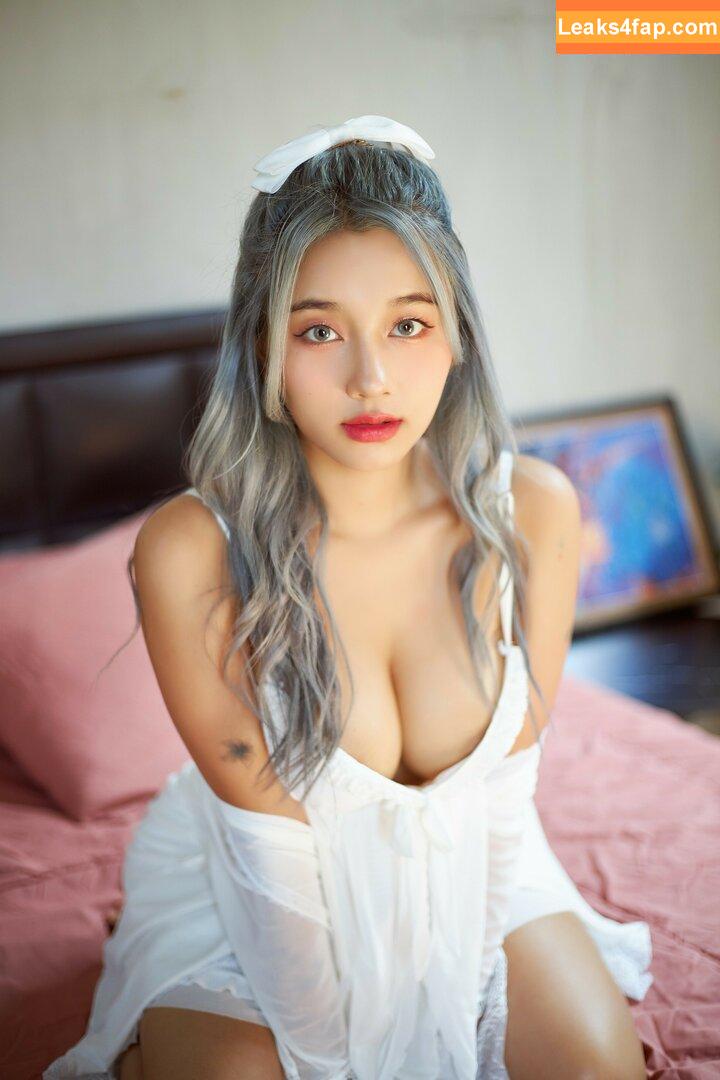 irisadamsone /  leaked photo photo #0037
