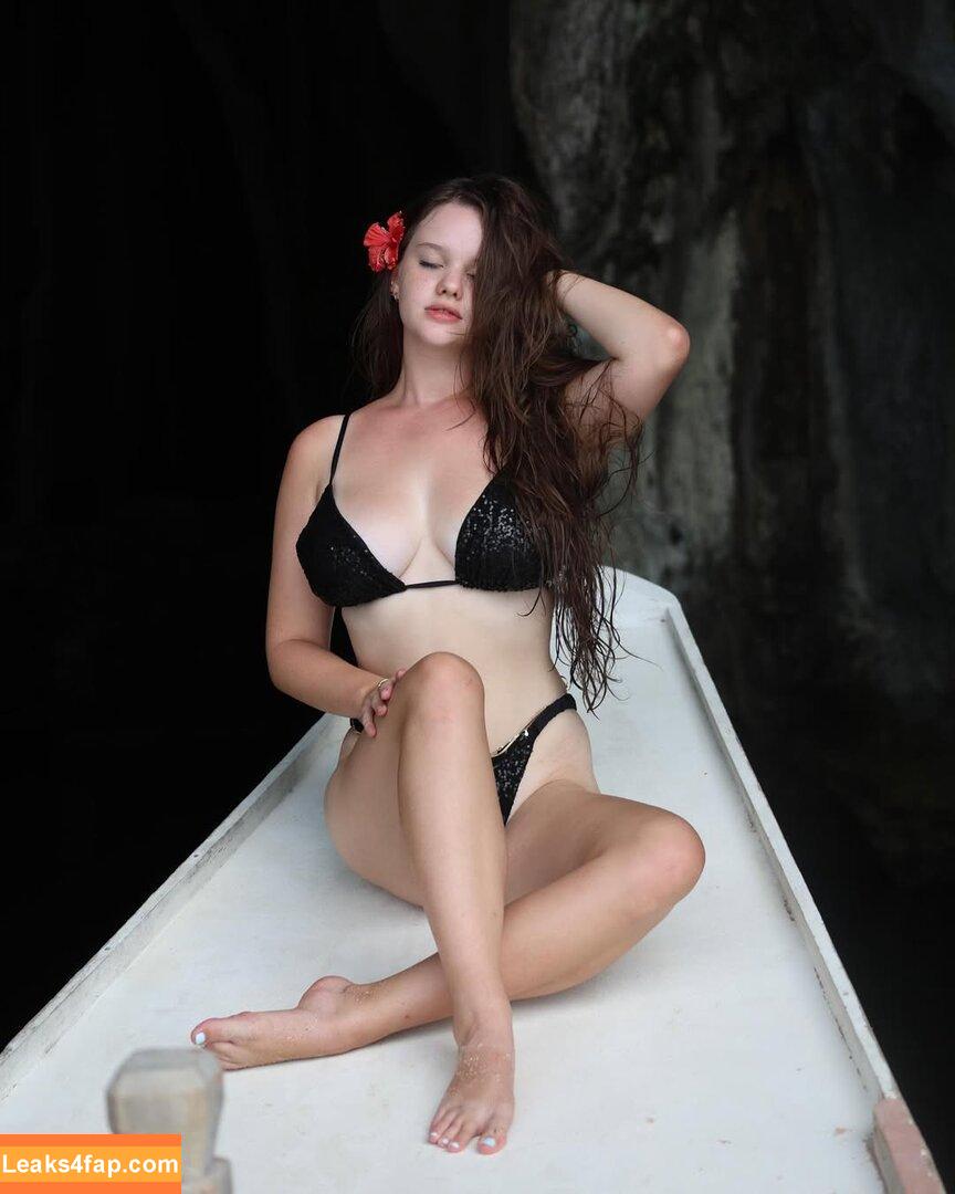 Isabel Ardley / isabella.110022 / izardley leaked photo photo #0043