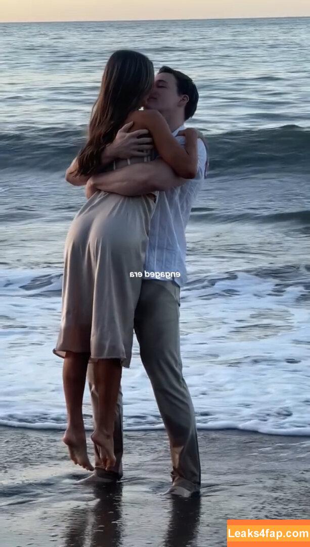 Isabela Lopez /  leaked photo photo #0009