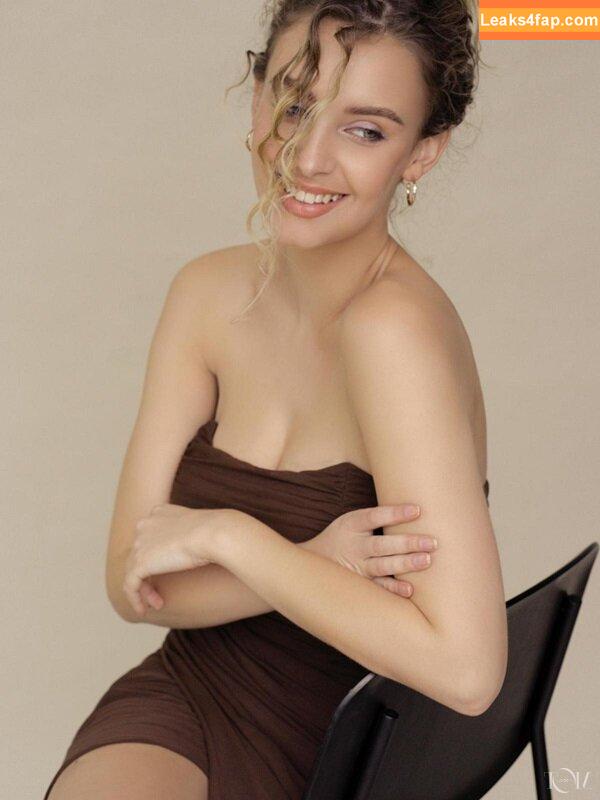 Isabelle / https: / izzy.s.model leaked photo photo #0002