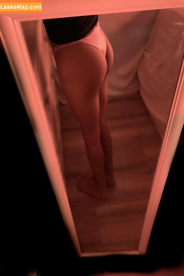 Isabelle / https: / izzy.s.model leaked photo photo #0122