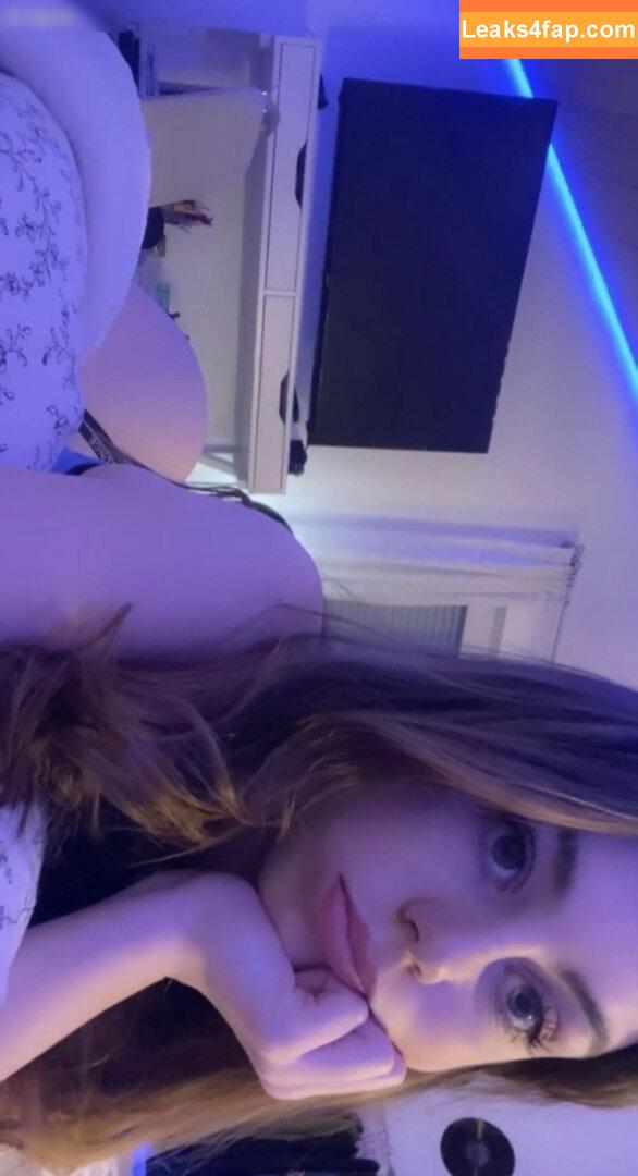Isabelle / https: / izzy.s.model leaked photo photo #0124