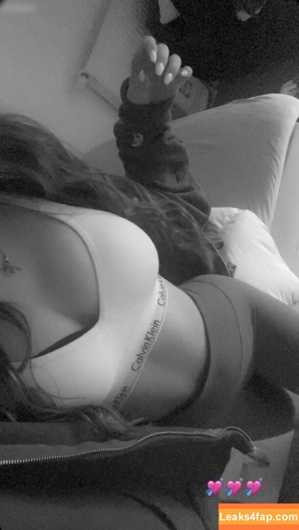 Isabelle / https: / izzy.s.model leaked photo photo #0135