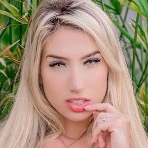 Isadora Vale Dezoitou photo #0017