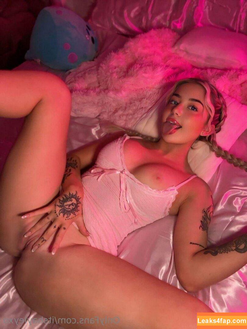 itschloemay /  leaked photo photo #0002