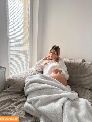 itsnikkimagicvip photo #0027