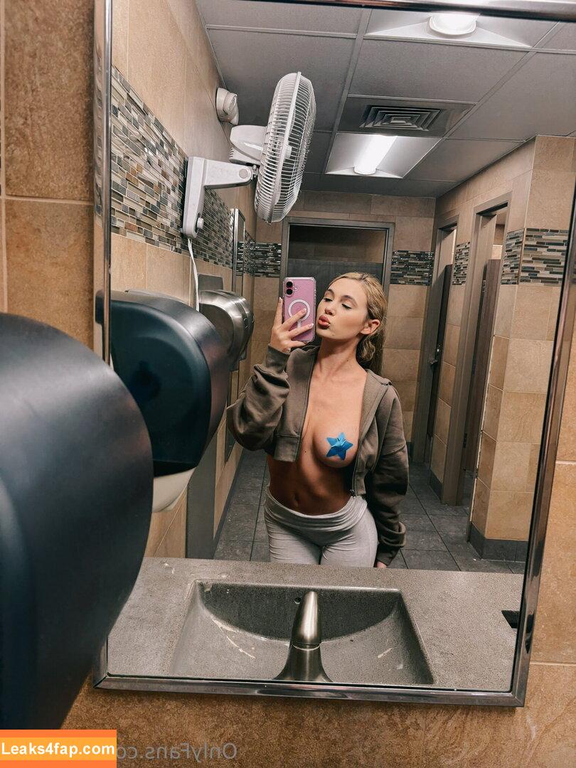 itstaysis /  leaked photo photo #0001