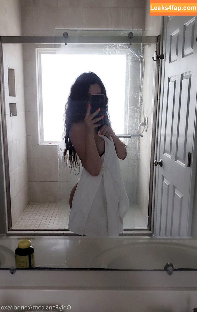 itstaysis /  leaked photo photo #0053