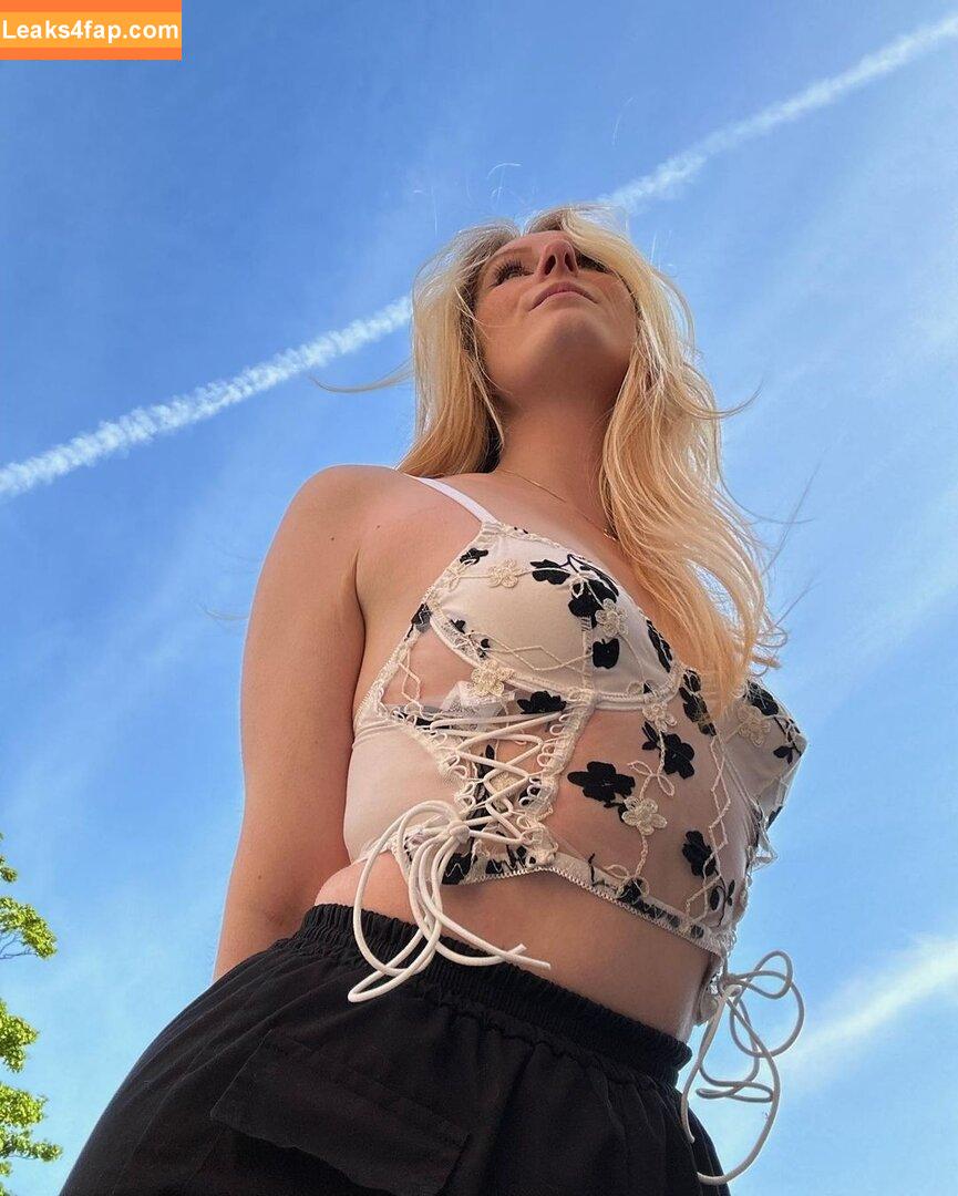 itsvanzfriends / itsaprilfriends leaked photo photo #0052