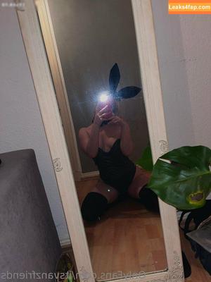 itsvanzfriends photo #0041