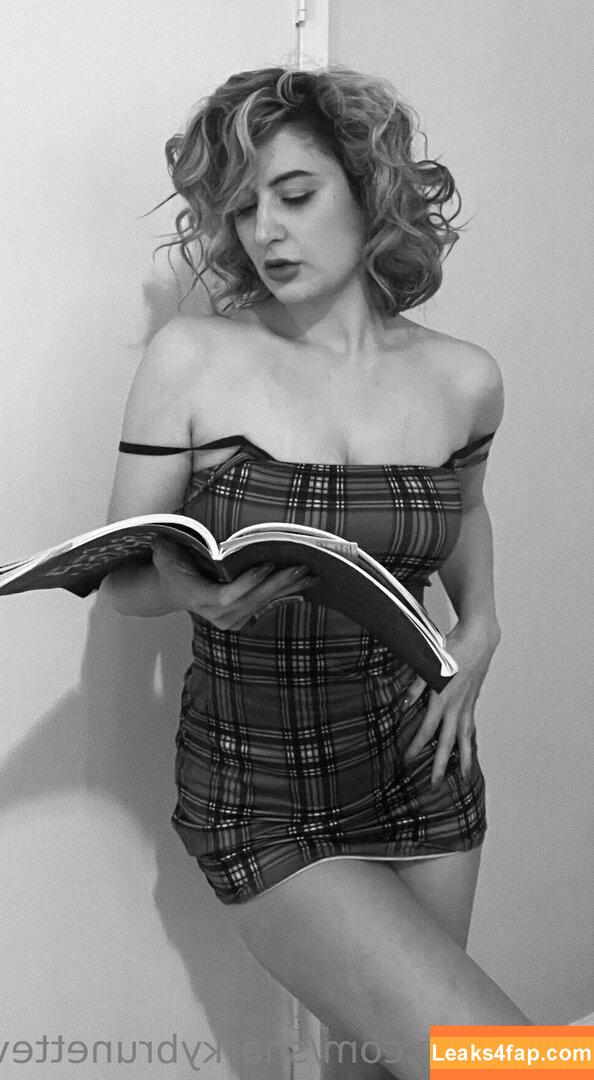 Jaclyn Passaro / jaclynpassaro / snarkybrunettevip leaked photo photo #0017