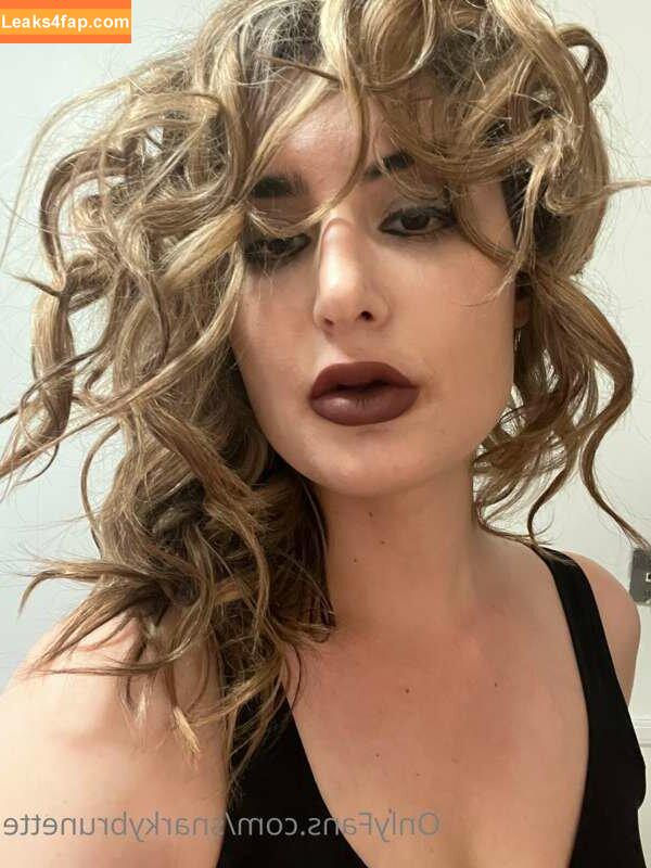 Jaclyn Passaro / jaclynpassaro / snarkybrunettevip leaked photo photo #0046