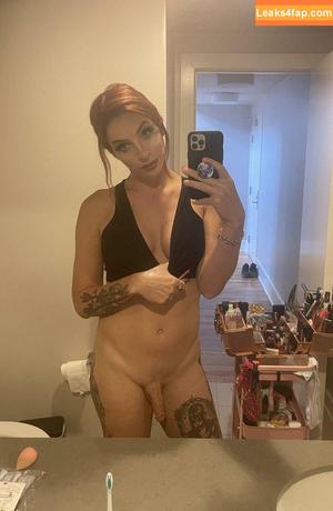 Janie Blade photo #0043