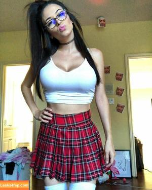 JaycGee photo #0010