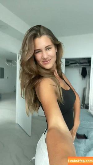 Josephine Clark photo #0034