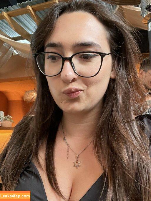 Julia Ain / qveenjulia / qveenjuliaa / therealjuliaann leaked photo photo #0023