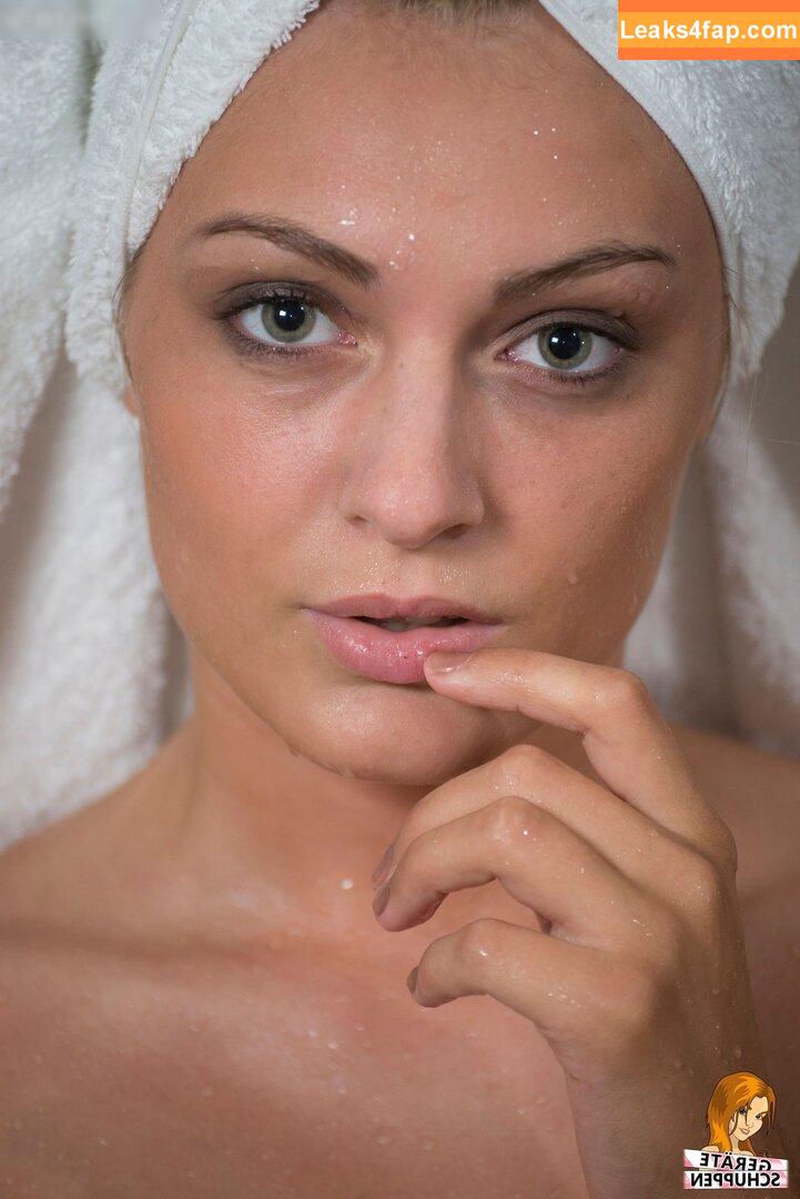 Julia Benesch / namastejuli leaked photo photo #0058