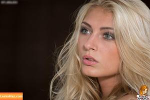 Julia Benesch photo #0022