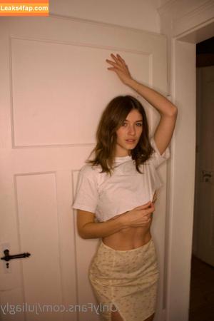 juliagly photo #0200
