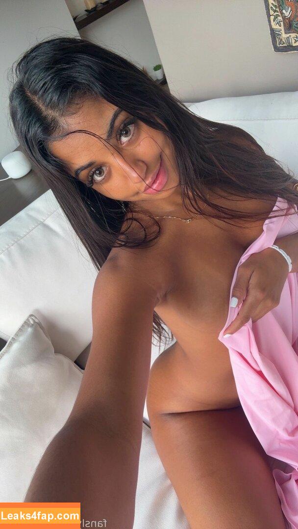 Juliethoflreal / juliethofl leaked photo photo #0015