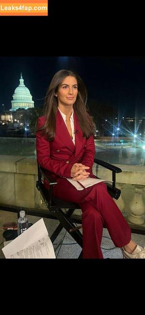 Kaitlan Collins фото #0001