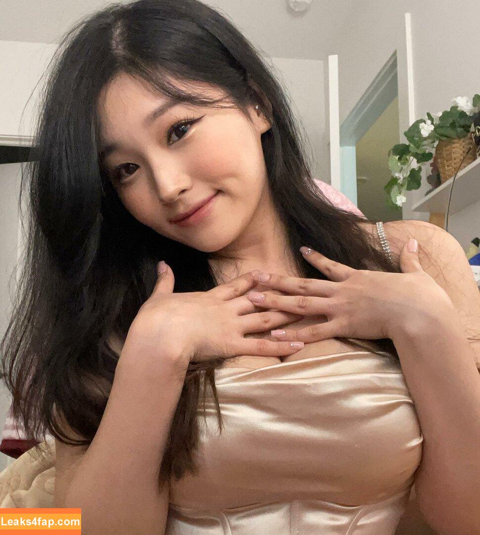 Kang Hee Yoon / Aikuros / Hyoon / floaromaa leaked photo photo #0051
