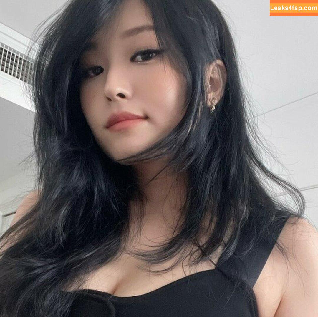 Kang Hee Yoon / Aikuros / Hyoon / floaromaa leaked photo photo #0359
