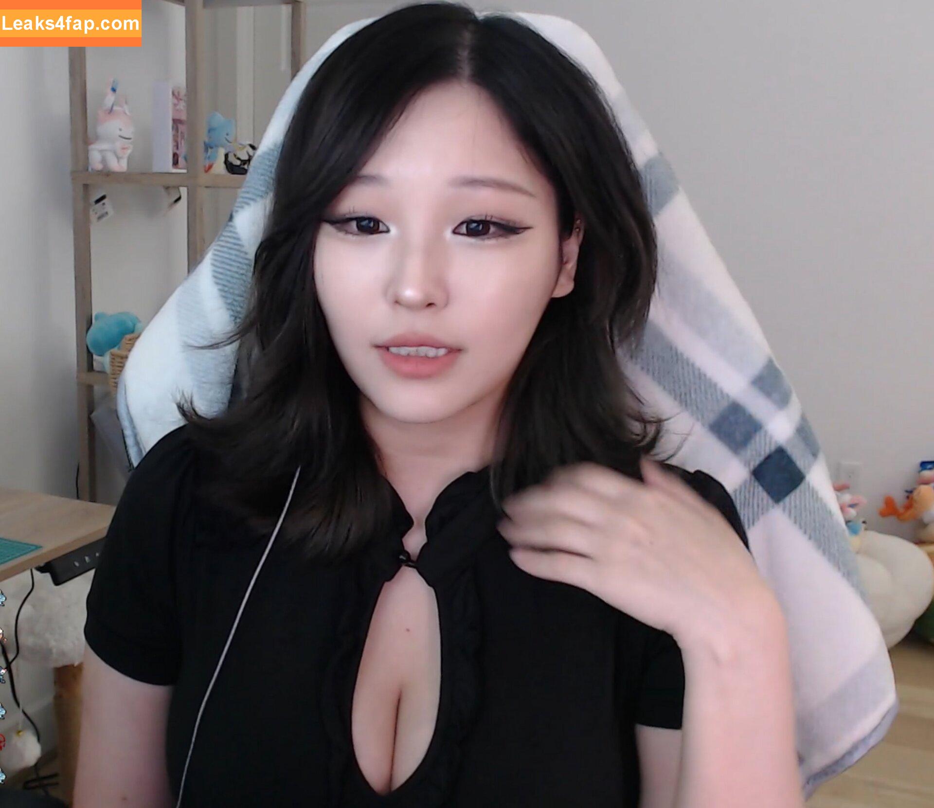 Kang Hee Yoon / Aikuros / Hyoon / floaromaa leaked photo photo #0514