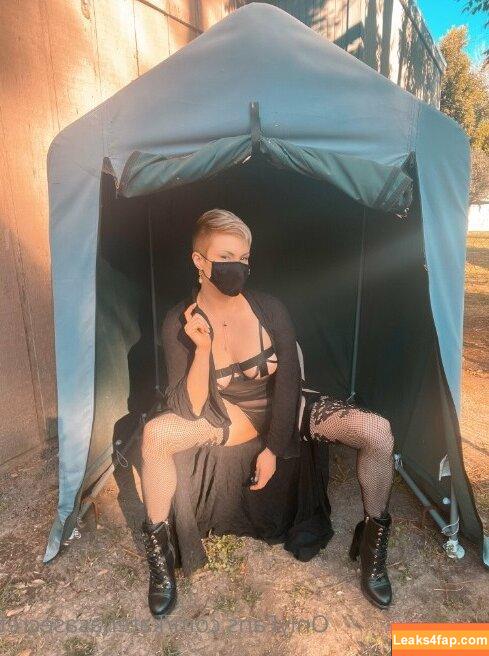 Kate Elliott / KateIsOnline / Katers17 / Secret Vivi / katehasasecret / kateinreallife leaked photo photo #0037