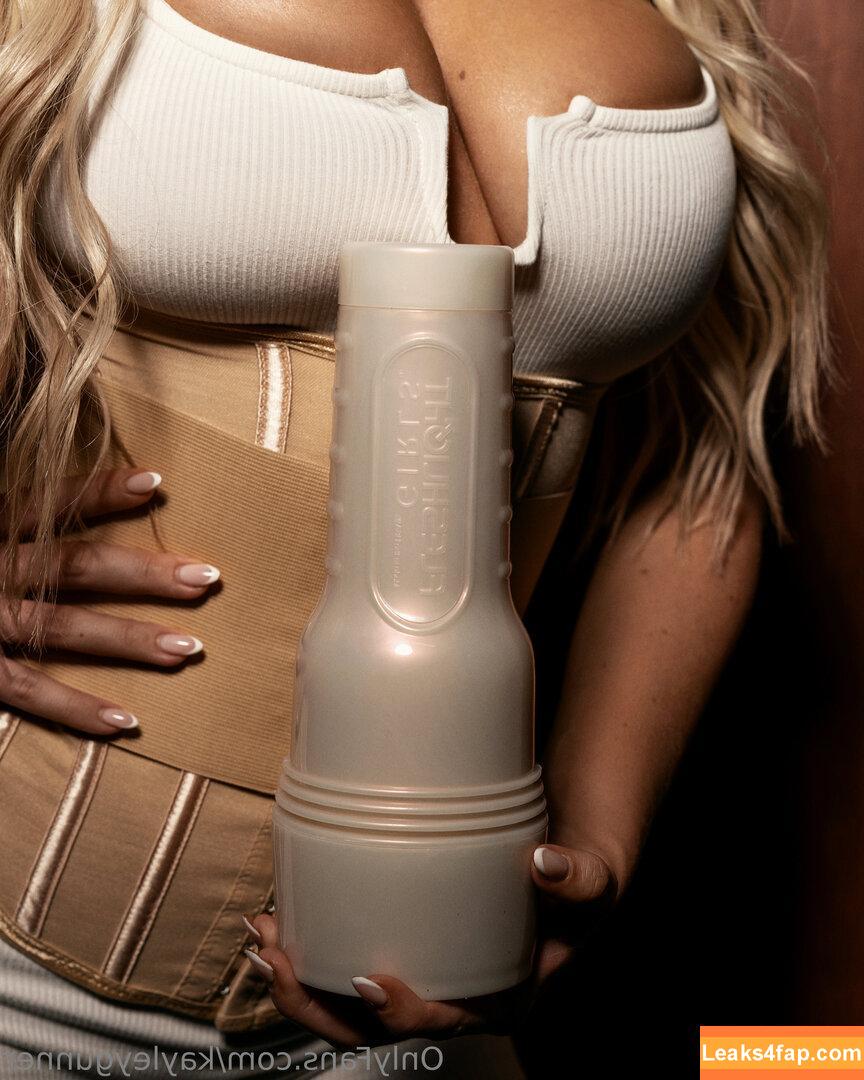 kayleygunner /  leaked photo photo #0156