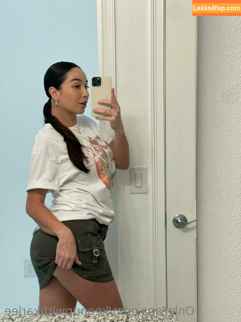 keepupwithkarlee / keepingupwithkaleee leaked photo photo #0033