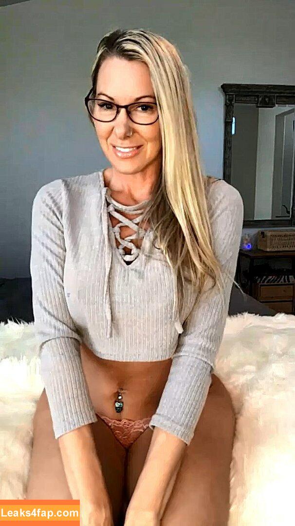 Kelly Stark / ajandkelz / thesoberk leaked photo photo #0003