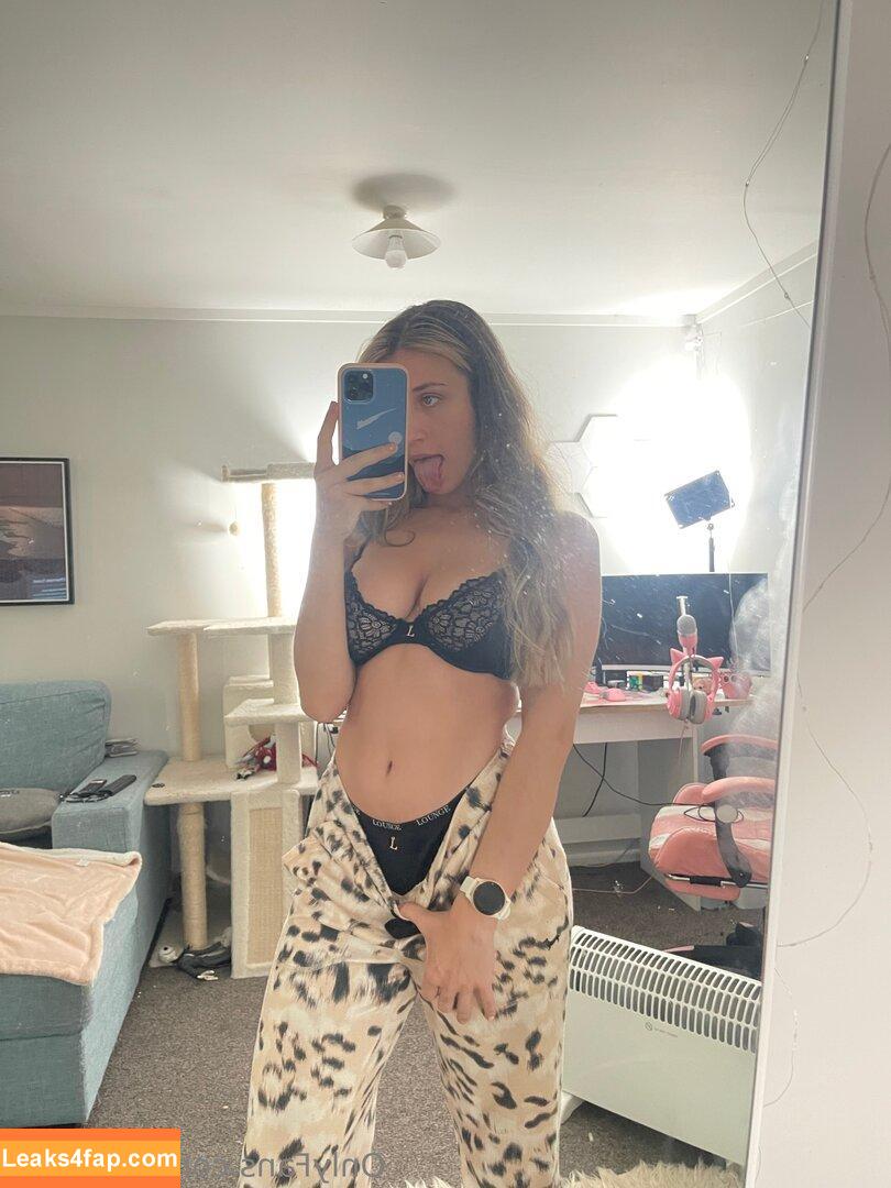 kittybess / of_kittybess leaked photo photo #0004