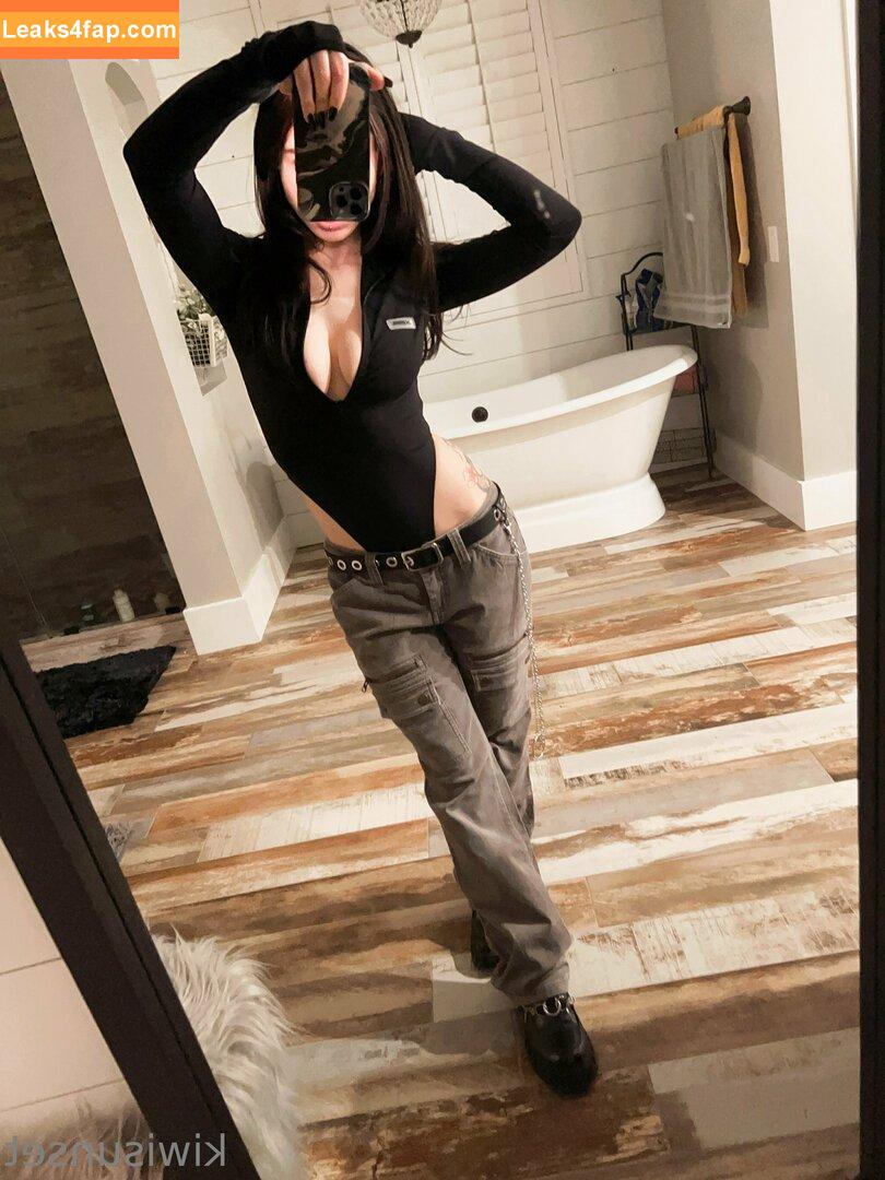 Kiwi Sunset / Snapchat / kiwi_sunset / kiwiisunset / kiwisunset leaked photo photo #0276