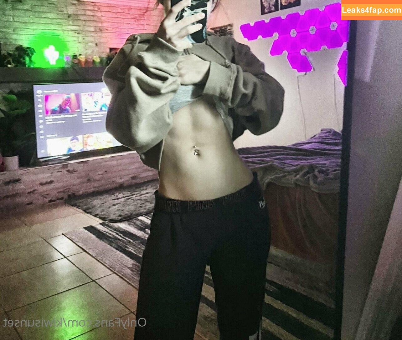 Kiwi Sunset / Snapchat / kiwi_sunset / kiwiisunset / kiwisunset leaked photo photo #0670