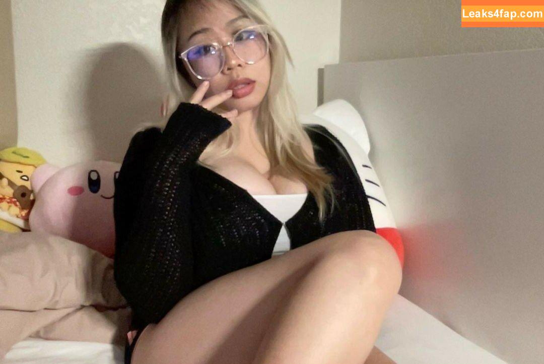kiwireii / kiiwi.senpaiiii / kiwireii_ leaked photo photo #0008